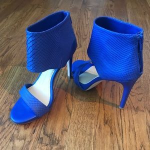 Gianni Bini “Thalia” Ankle-Cuff Blue Heel